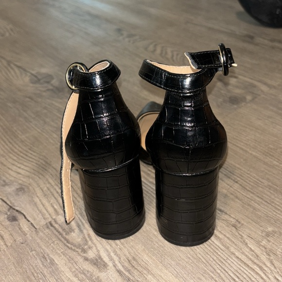 Marc Fisher Heels - Picture 3 of 3